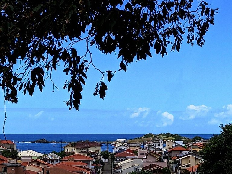 Cabana com vista mar, nascer do sol e lua cheia.