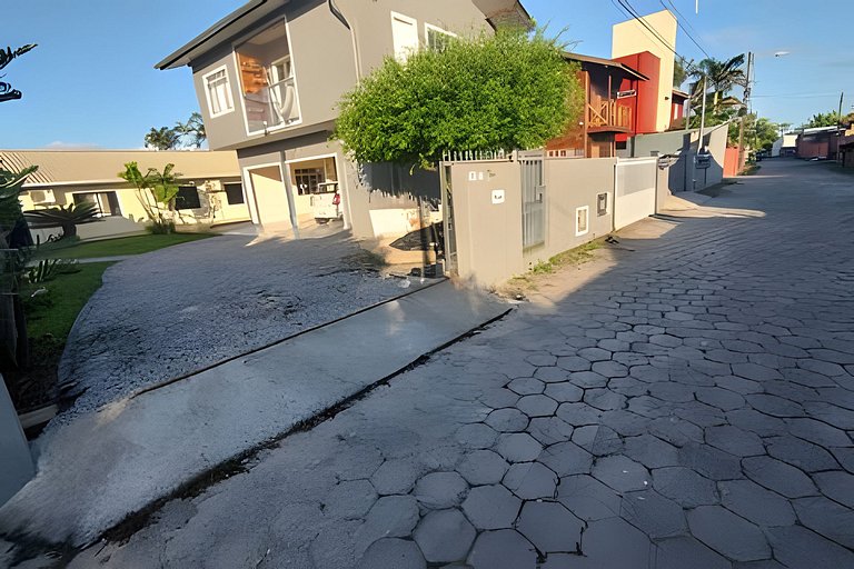 Campeche VIP: Conforto e espaço na rua da praia.