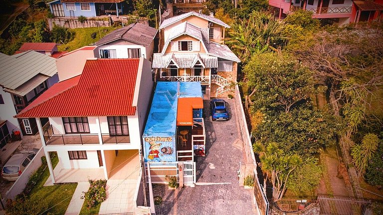 Casa com piscina, vista mar, pôr do sol.