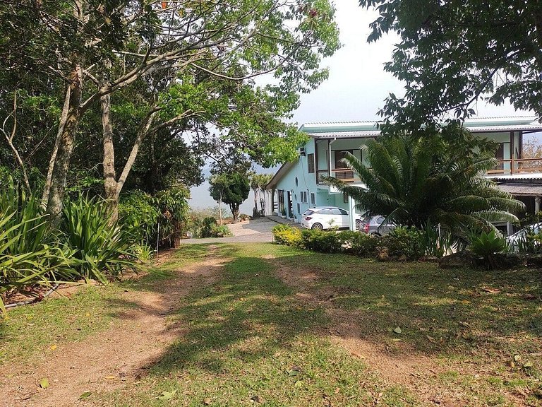 Casa super espaçosa com vista linda para o mar.