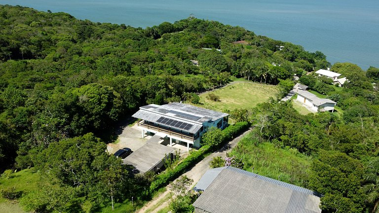 Casa super espaçosa com vista linda para o mar.