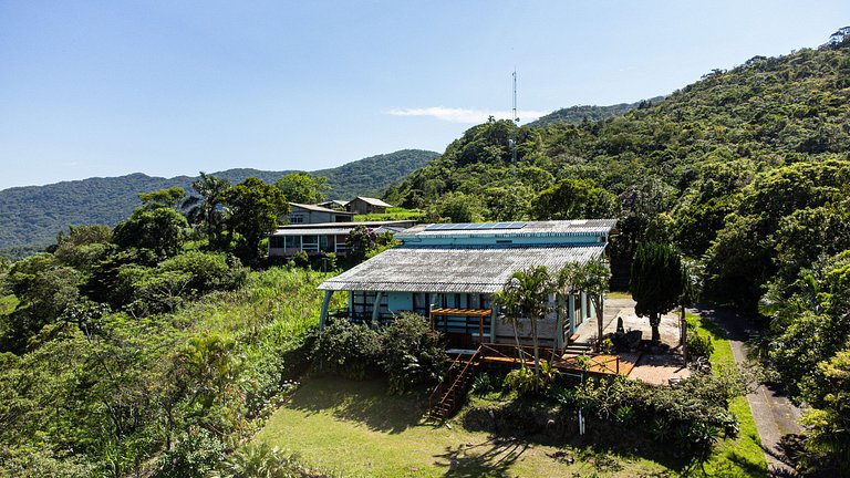 Casa super espaçosa com vista linda para o mar.