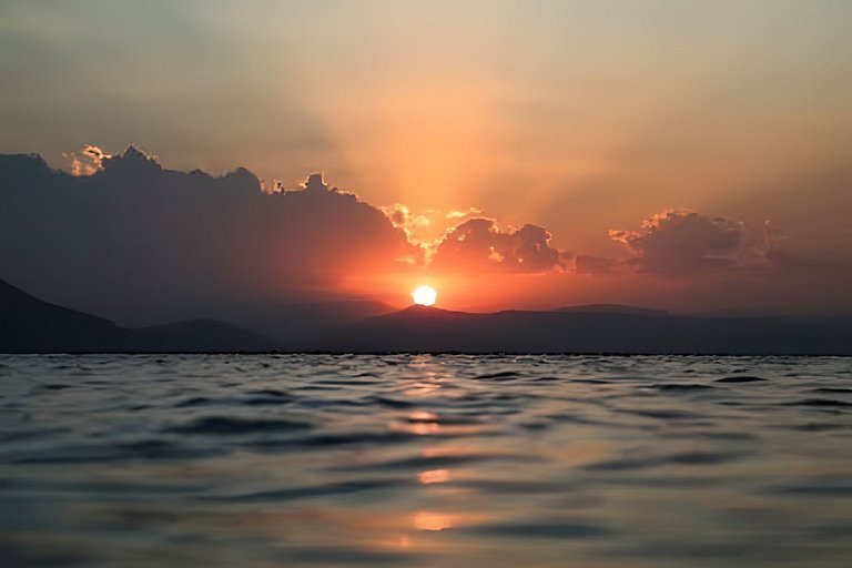 Paraíso a beira-mar com o mais lindo pôr do sol.